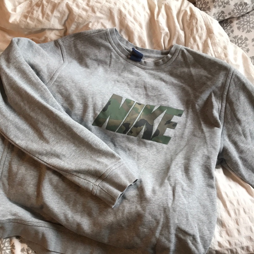 Nike Camo Pullover